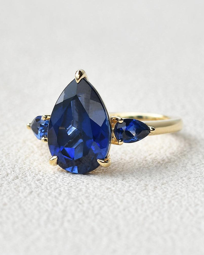 Pear Shaped Sapphire Three-stone Ring - Felicegals 丨Wedding ring 丨Fashion ring 丨Diamond ring 丨Gemstone ring-Rings-Felicegals 丨Wedding ring 丨Fashion ring 丨Diamond ring 丨Gemstone ring