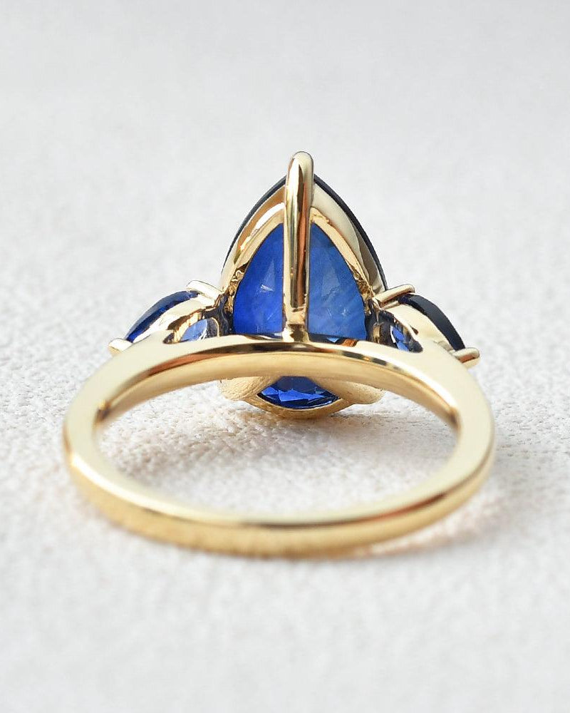 Pear Shaped Sapphire Three-stone Ring - Felicegals 丨Wedding ring 丨Fashion ring 丨Diamond ring 丨Gemstone ring-Rings-Felicegals 丨Wedding ring 丨Fashion ring 丨Diamond ring 丨Gemstone ring