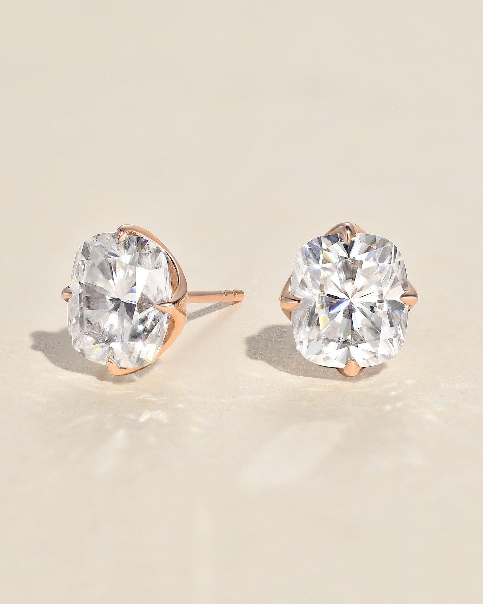 Cushion Cut Classic Solitaire Gold Studs Set 2pcs - Felicegals 丨Wedding ring 丨Fashion ring 丨Diamond ring 丨Gemstone ring