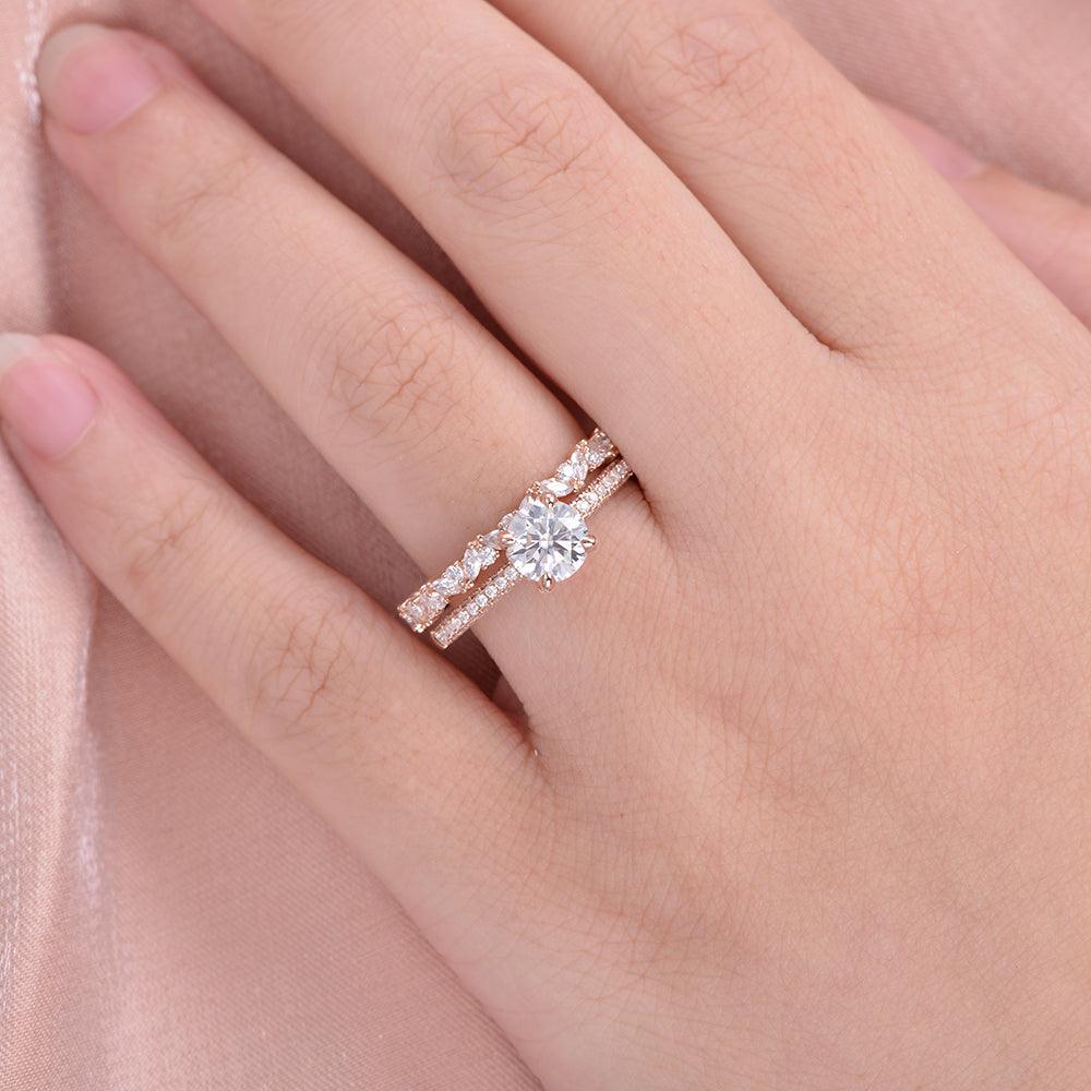 Felicegals 1ct Round Cut Moissanite Ring Set 2pcs - Felicegals 丨Wedding ring 丨Fashion ring 丨Diamond ring 丨Gemstone ring-Jewelry-Felicegals 丨Wedding ring 丨Fashion ring 丨Diamond ring 丨Gemstone ring