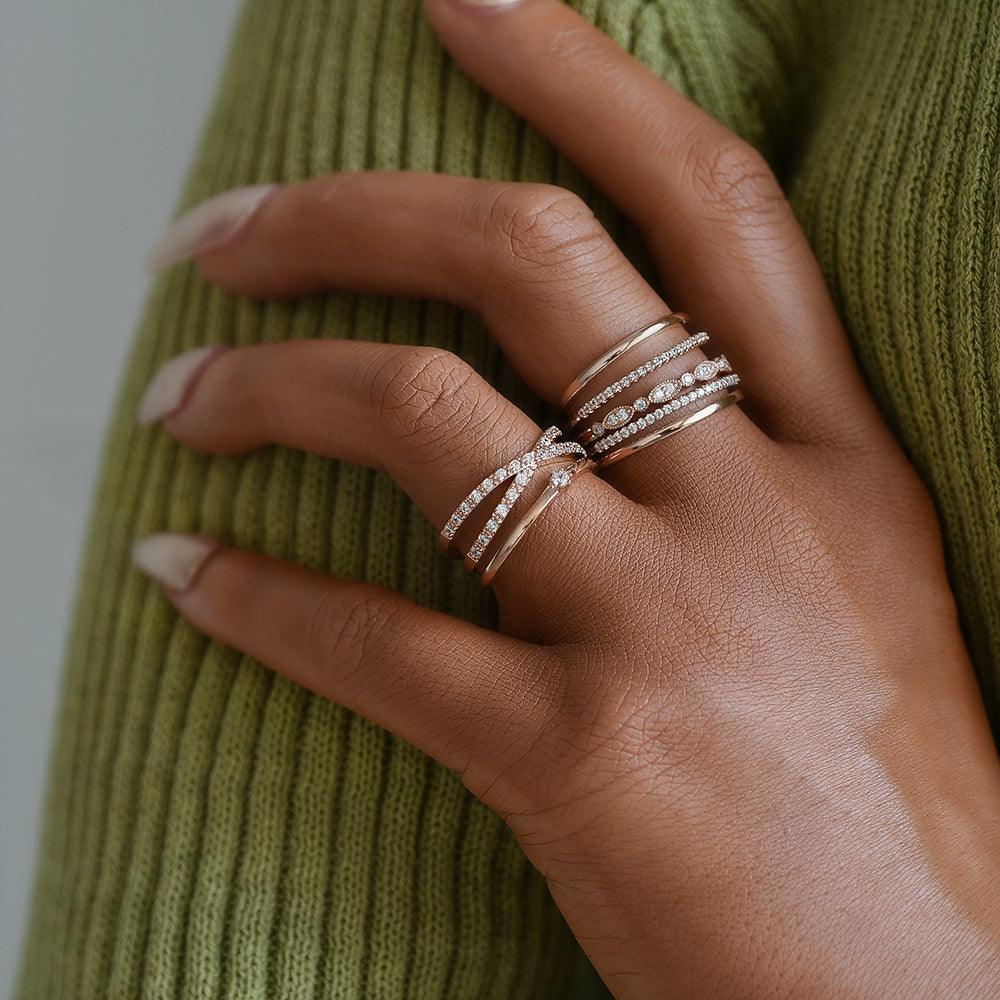 Criss Cross Moissanite Wedding Band - Felicegals 丨Wedding ring 丨Fashion ring 丨Diamond ring 丨Gemstone ring--Felicegals 丨Wedding ring 丨Fashion ring 丨Diamond ring 丨Gemstone ring