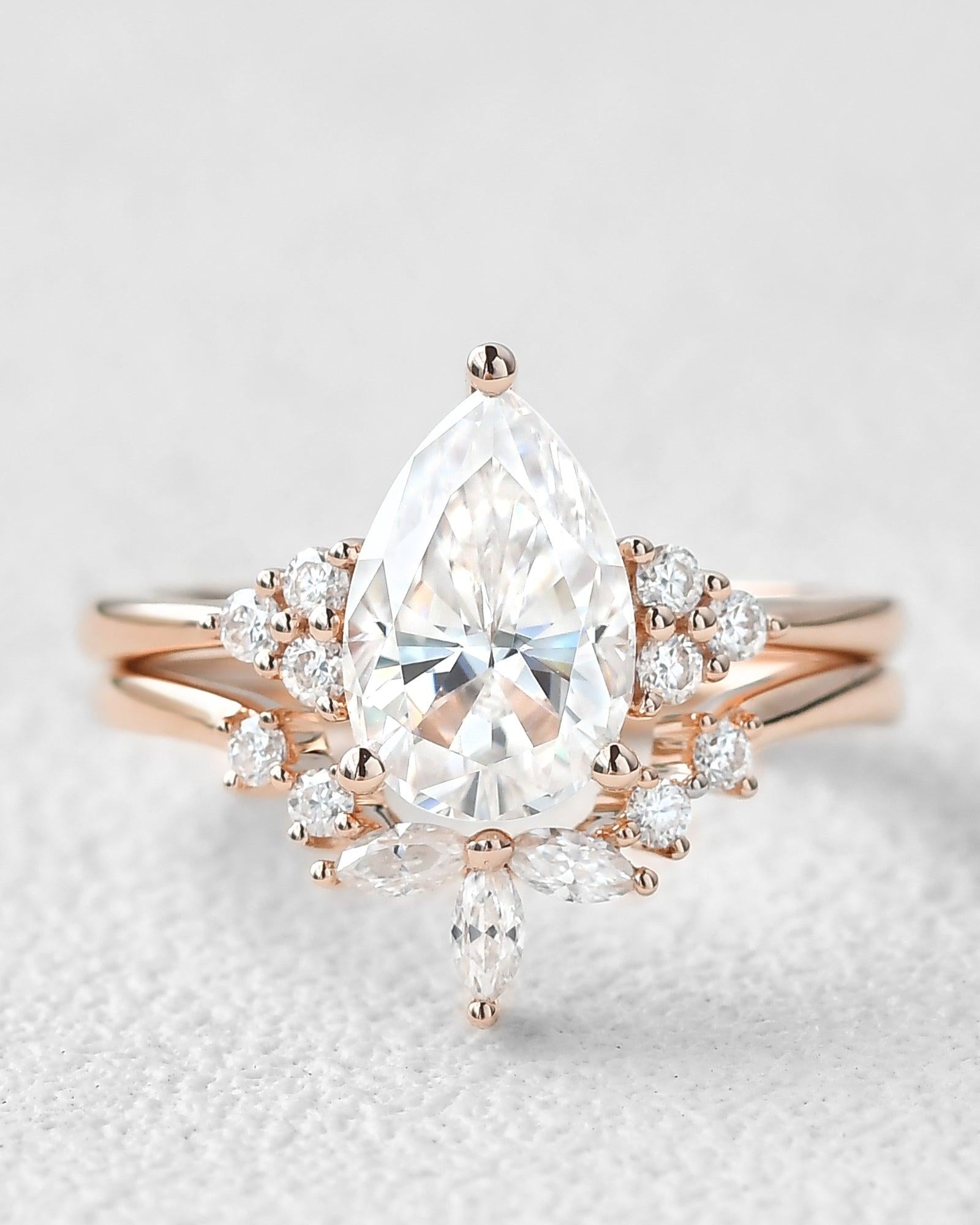 2.0ct Pear Shaped Moissanite Rose Gold Ring Set 2pcs - Felicegals 丨Wedding ring 丨Fashion ring 丨Diamond ring 丨Gemstone ring