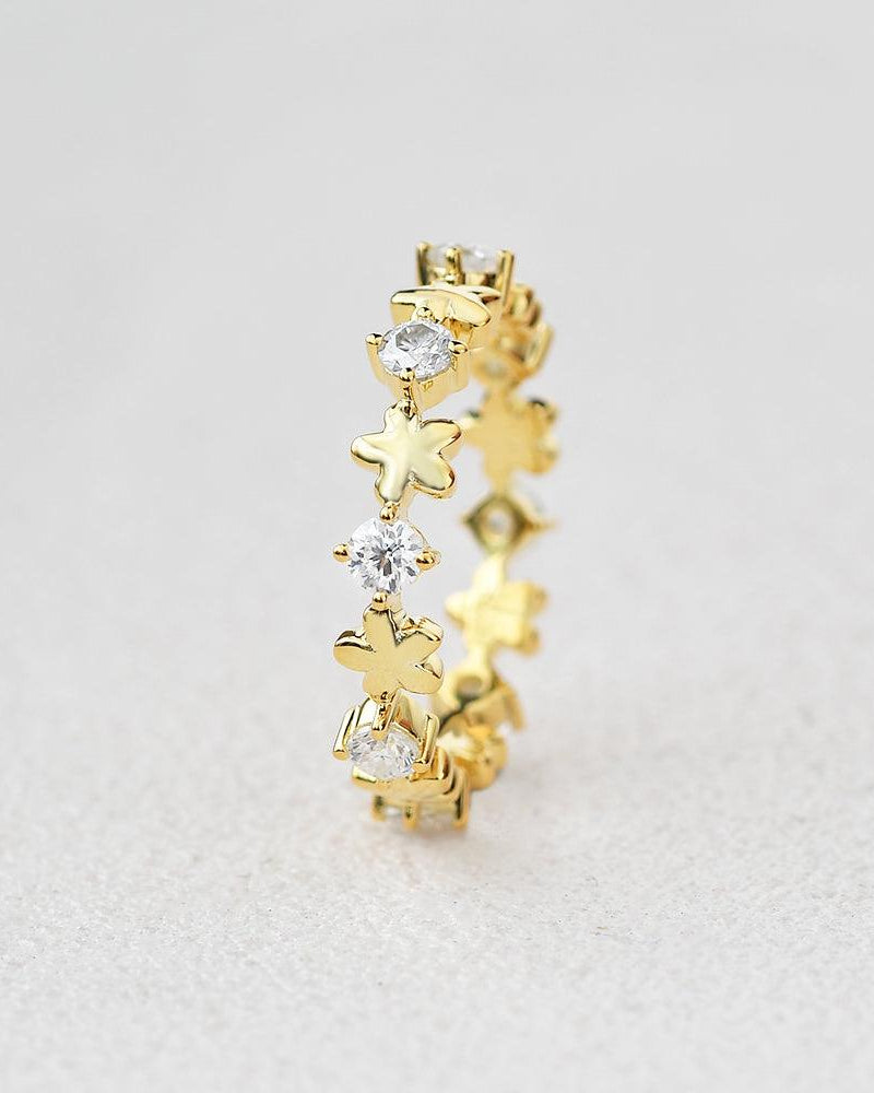 Moissanite Flower Inspied Cluster Rose Gold Band - Felicegals 丨Wedding ring 丨Fashion ring 丨Diamond ring 丨Gemstone ring--Felicegals 丨Wedding ring 丨Fashion ring 丨Diamond ring 丨Gemstone ring