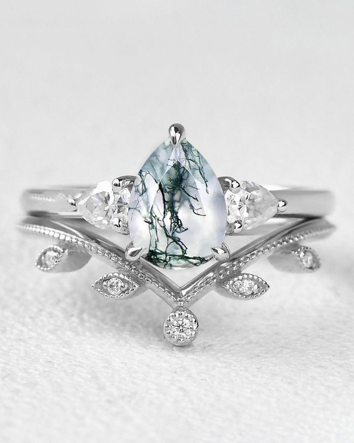 1.5ct Pear Shaped Moissanite Three-stone Leafy Ring Set 2pcs - Felicegals 丨Wedding ring 丨Fashion ring 丨Diamond ring 丨Gemstone ring