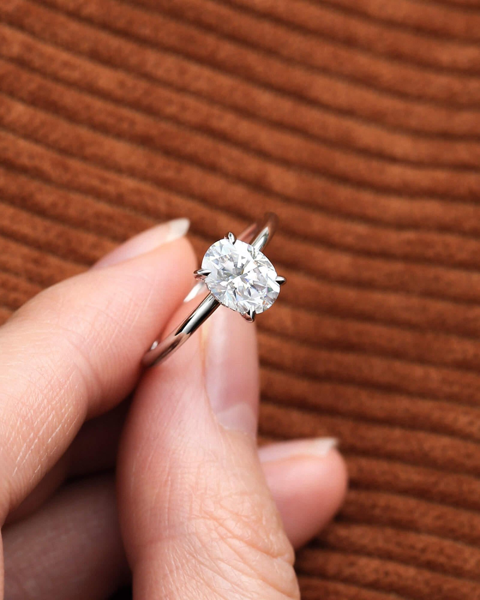 1.5ct Oval 4-Prong Moissanite Classic Solitaire Ring - Felicegals 丨Wedding ring 丨Fashion ring 丨Diamond ring 丨Gemstone ring