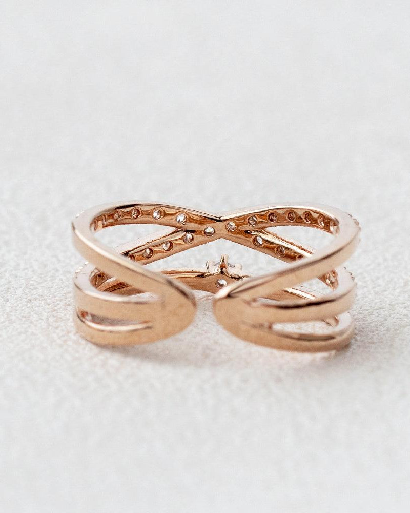 Criss Cross Moissanite Wedding Band - Felicegals 丨Wedding ring 丨Fashion ring 丨Diamond ring 丨Gemstone ring--Felicegals 丨Wedding ring 丨Fashion ring 丨Diamond ring 丨Gemstone ring