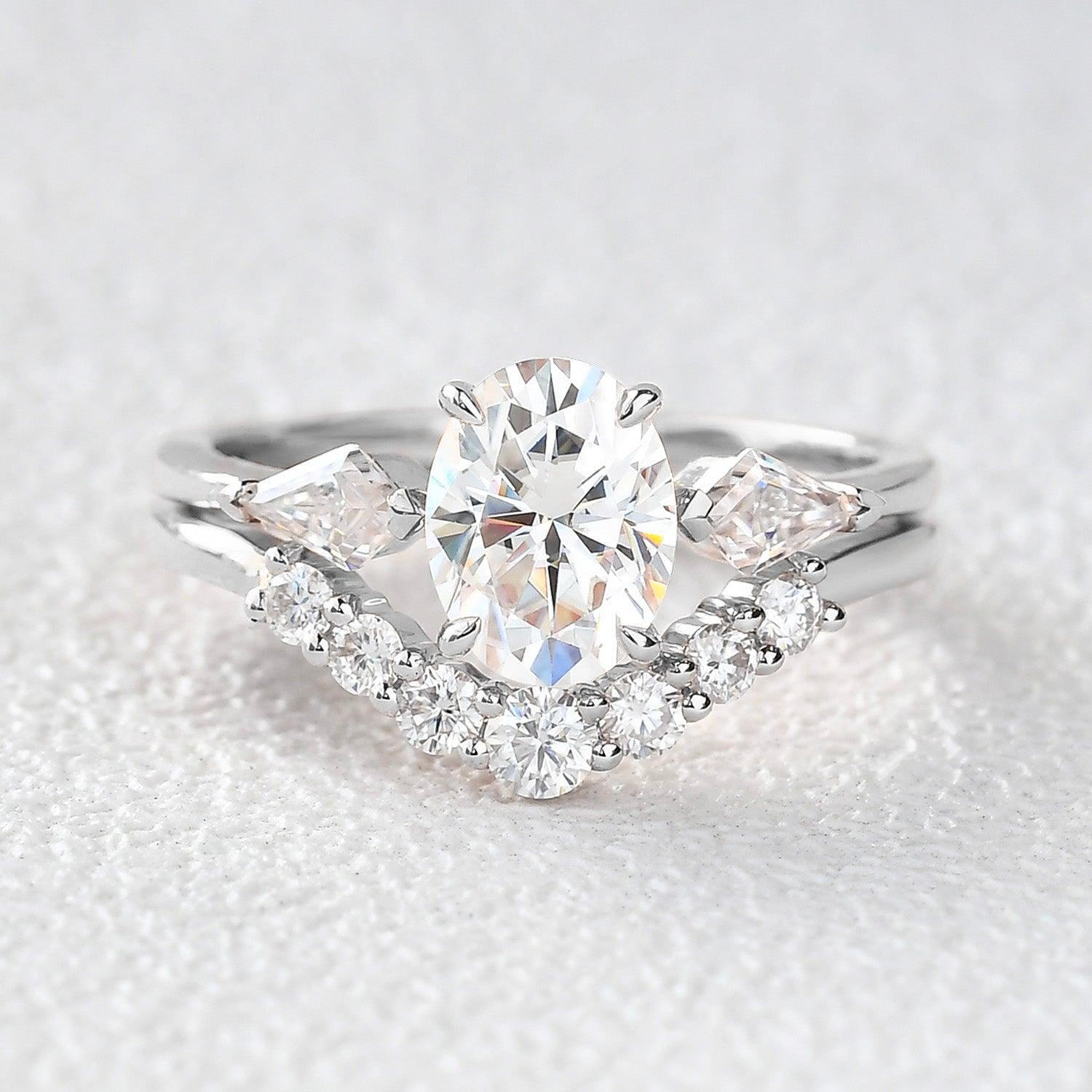 Oval Moss Agate Three Stone Engagement Ring Set 2pcs - Felicegals 丨Wedding ring 丨Fashion ring 丨Diamond ring 丨Gemstone ring