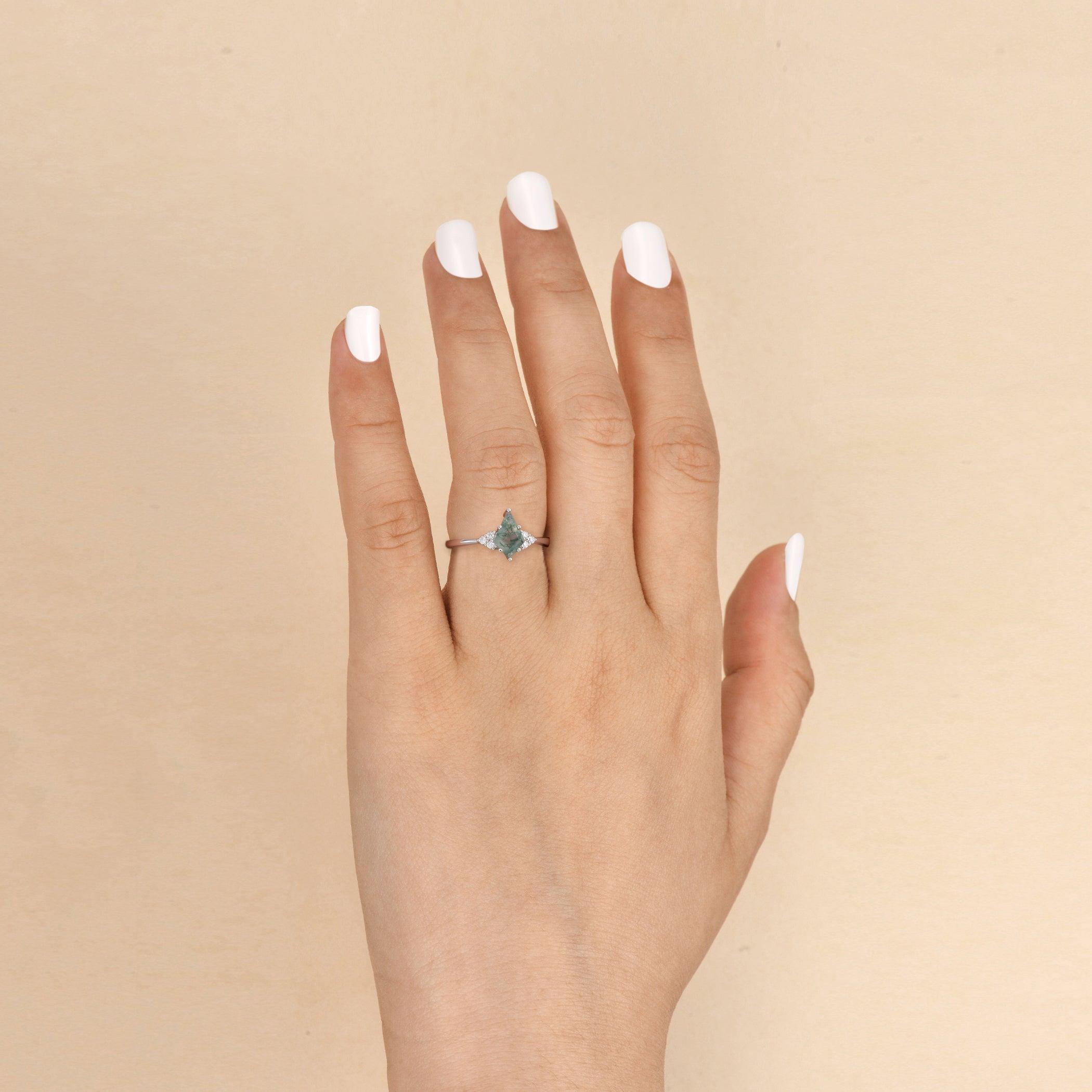 Unique Moss Agate Kite Cut Engagement Ring - Felicegals 丨Wedding ring 丨Fashion ring 丨Diamond ring 丨Gemstone ring