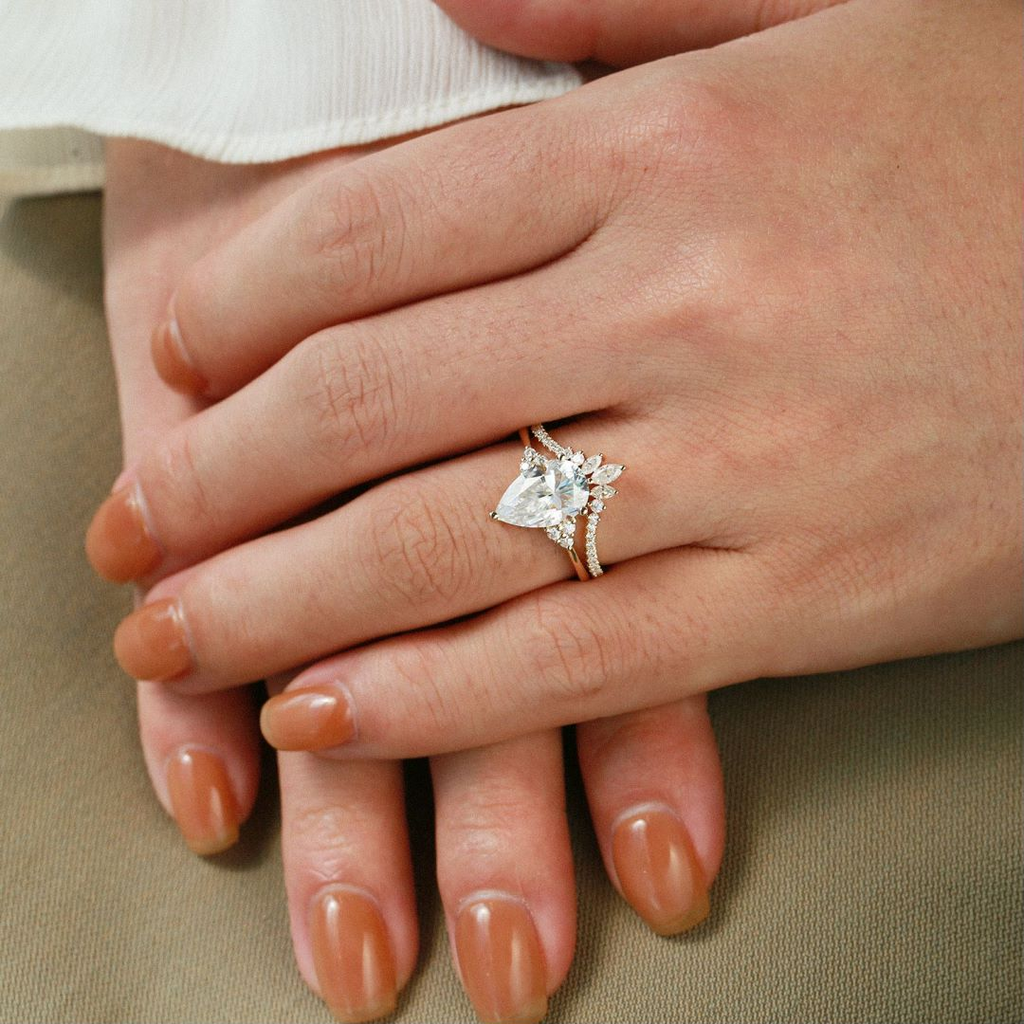1.5ct Diamond Signature Pear Vintage Moissanite Engagement Ring Set 2pcs - Celestia