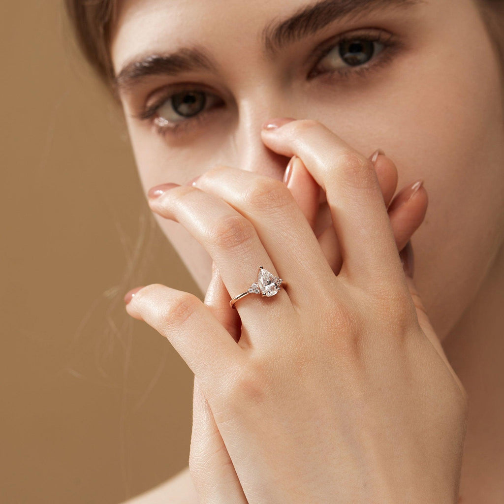 1.5ct Pear Moissanite Vintage Cluster Ring - Felicegals 丨Wedding ring 丨Fashion ring 丨Diamond ring 丨Gemstone ring