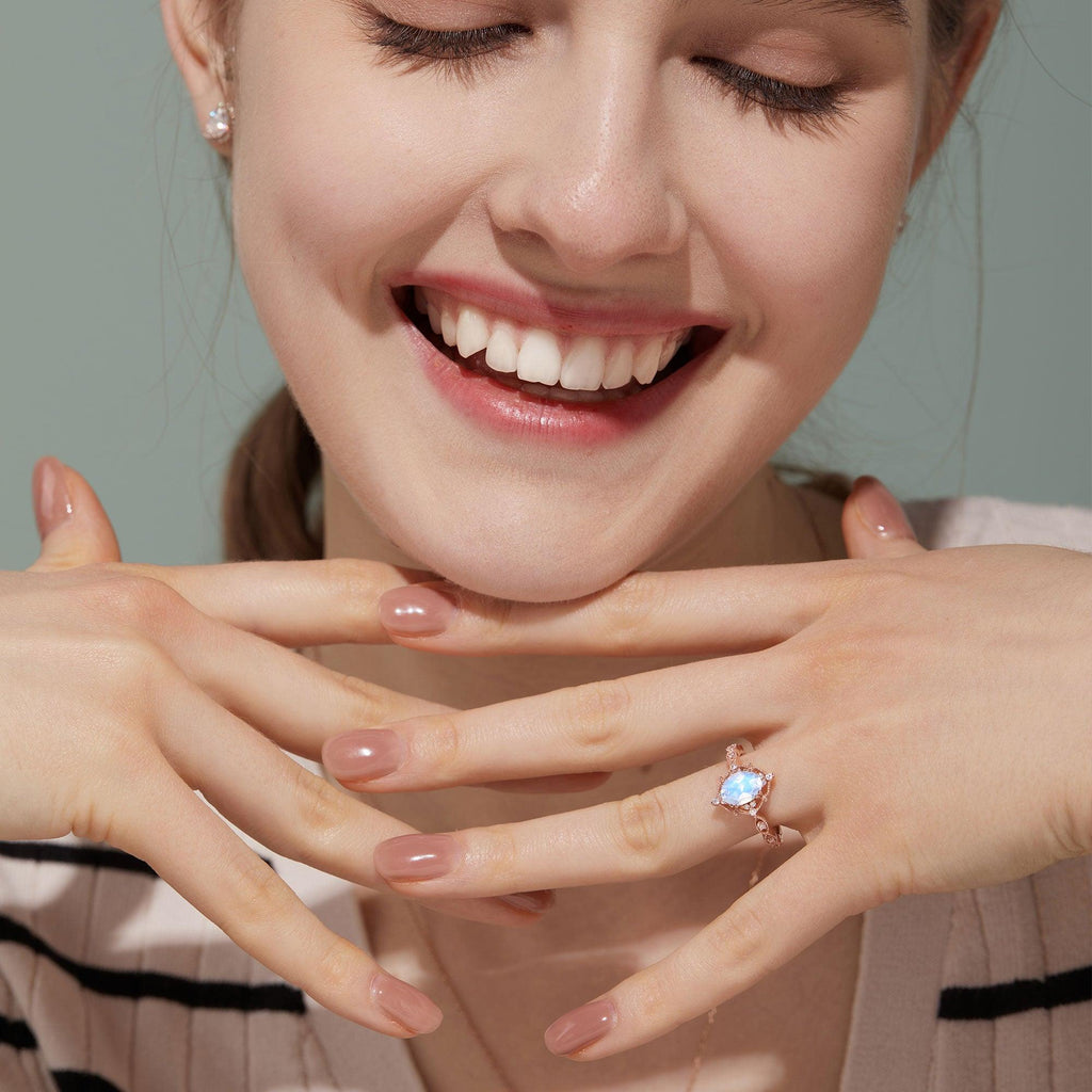 1.5ct Signature Moissanite Vintage Engagement Ring - Felicegals 丨Wedding ring 丨Fashion ring 丨Diamond ring 丨Gemstone ring