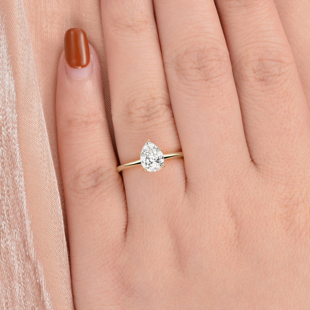 1.5ct Pear Shaped Moissanite Classic Solitaire Ring - Felicegals 丨Wedding ring 丨Fashion ring 丨Diamond ring 丨Gemstone ring