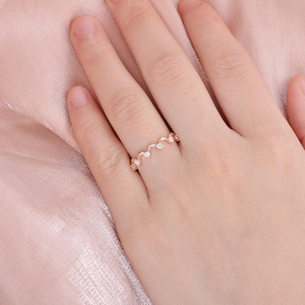 Moissanite Wave Inspied Cluster Rose Gold Band - Felicegals 丨Wedding ring 丨Fashion ring 丨Diamond ring 丨Gemstone ring--Felicegals 丨Wedding ring 丨Fashion ring 丨Diamond ring 丨Gemstone ring