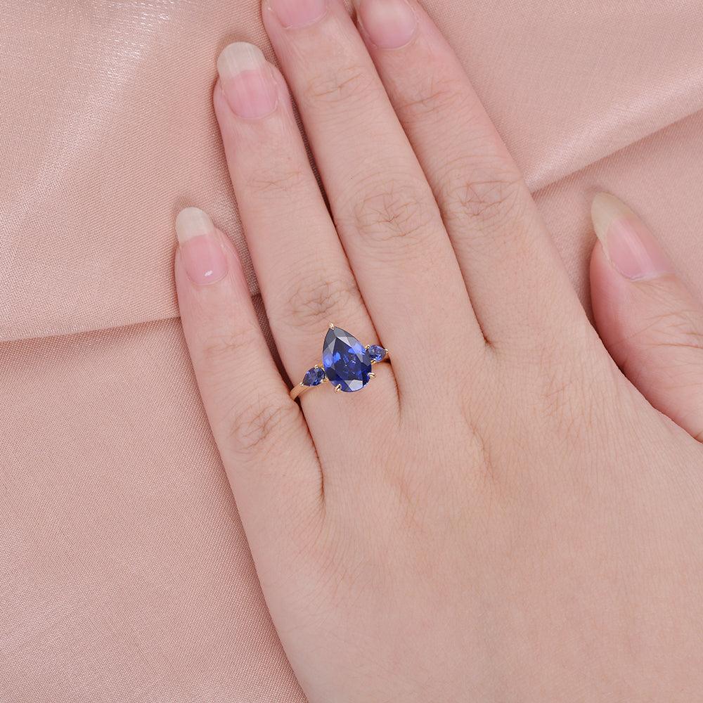 Pear Shaped Sapphire Three-stone Ring - Felicegals 丨Wedding ring 丨Fashion ring 丨Diamond ring 丨Gemstone ring-Rings-Felicegals 丨Wedding ring 丨Fashion ring 丨Diamond ring 丨Gemstone ring