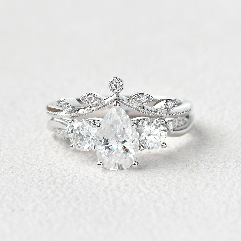 1.2ct Pear Shaped Cluster Moissanite Bridal Ring Set 2pcs - Felicegals 丨Wedding ring 丨Fashion ring 丨Diamond ring 丨Gemstone ring--Felicegals 丨Wedding ring 丨Fashion ring 丨Diamond ring 丨Gemstone ring